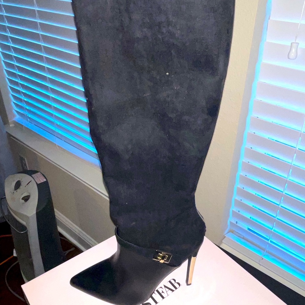 4 inch Heeled Suede Black Boots